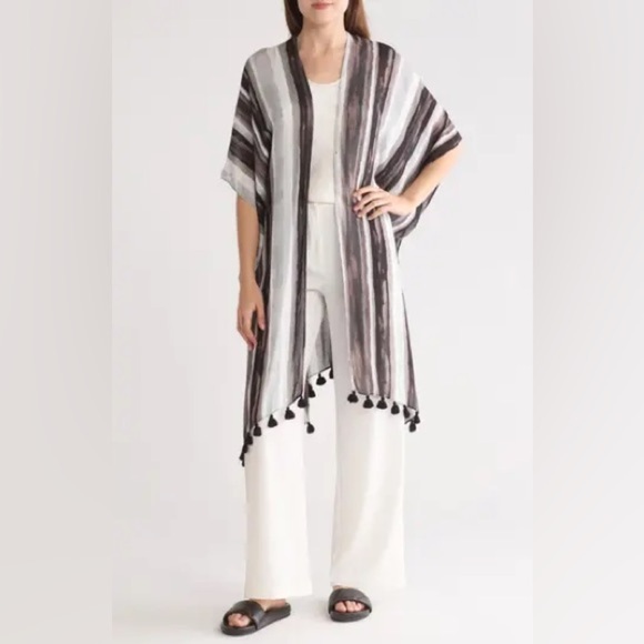 Nordstrom Pom Pom Shawl Wrap, One Size - Picture 1 of 11